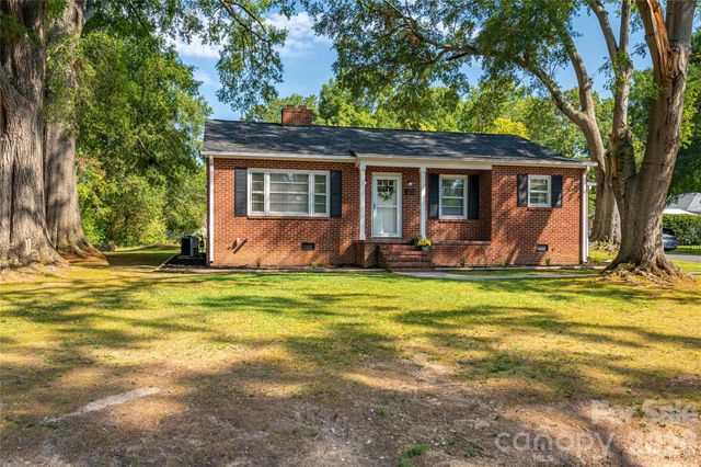 123 E Dixon Street, Lincolnton, NC 28092