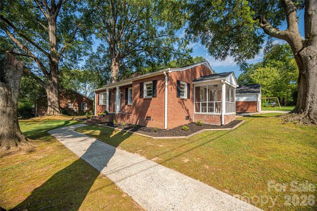 123 E Dixon Street, Lincolnton, NC 28092
