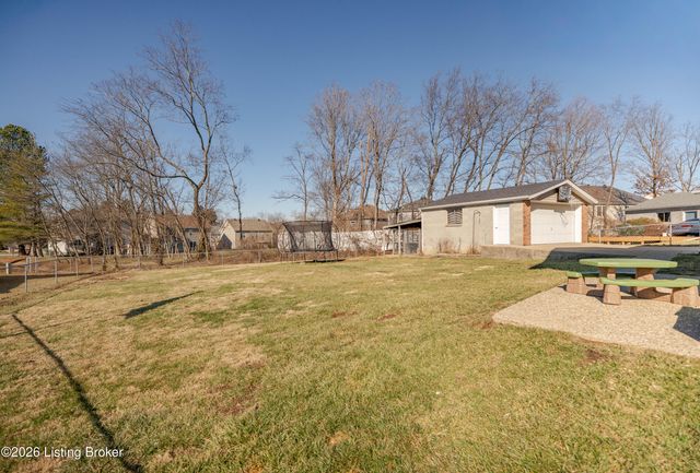 4212 Seagrape Rd, Louisville, KY 40299