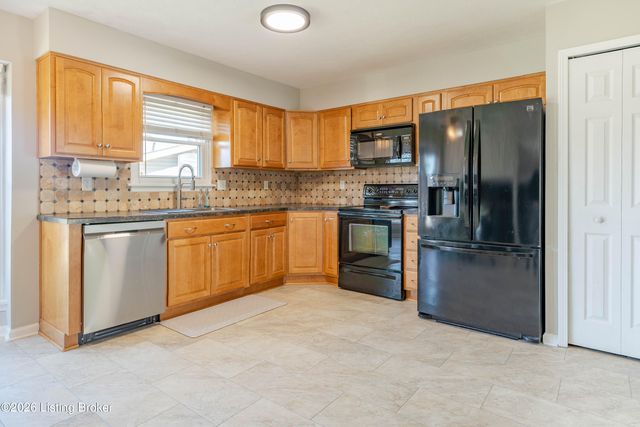 4212 Seagrape Rd, Louisville, KY 40299