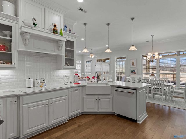 13728 Plainfield Drive, Athens, AL 35613