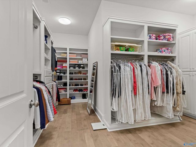 13728 Plainfield Drive, Athens, AL 35613