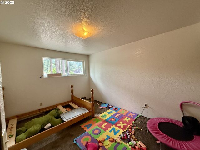 1599 N HEMLOCK St, Coquille, OR 97423