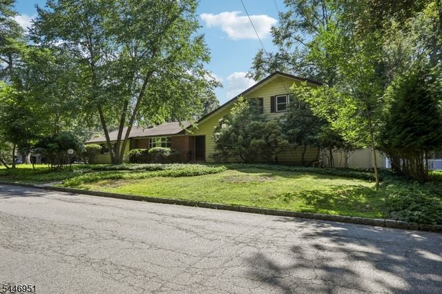 74 George St, Harrington Park Boro, NJ 07640