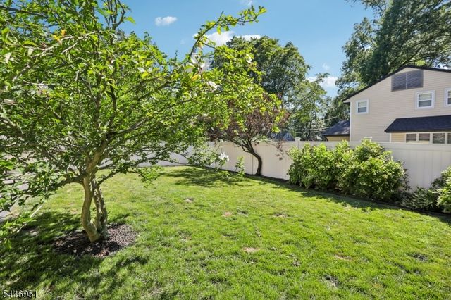 74 George St, Harrington Park Boro, NJ 07640