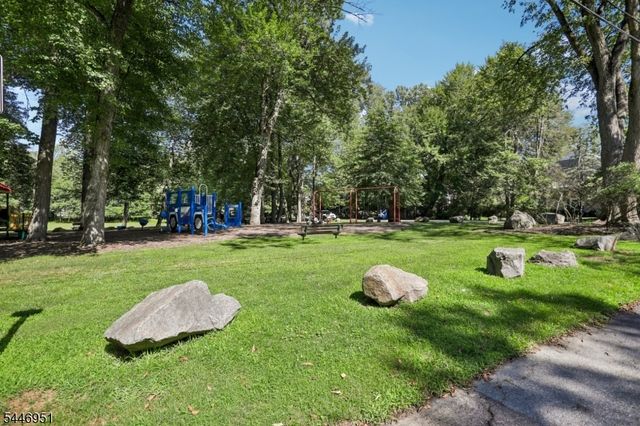 74 George St, Harrington Park Boro, NJ 07640