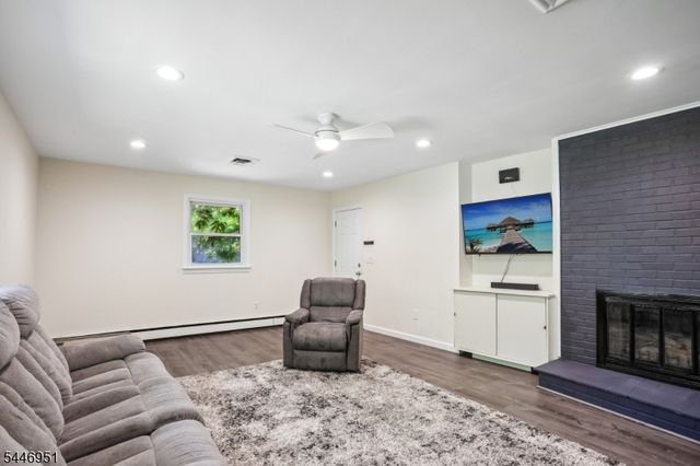 74 George St, Harrington Park Boro, NJ 07640