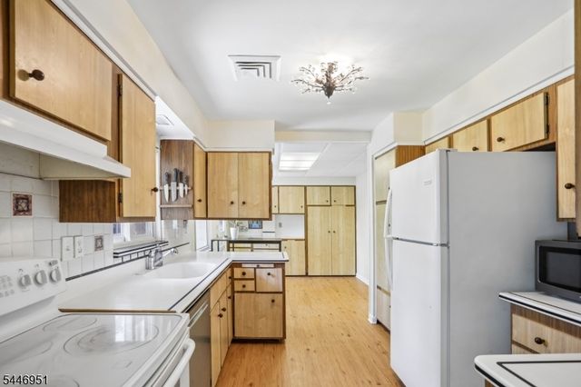 74 George St, Harrington Park Boro, NJ 07640