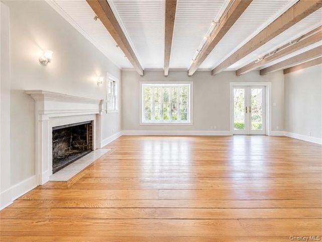 4 N Ravine Road, Great Neck, NY 11023