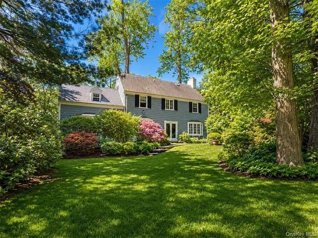 4 N Ravine Road, Great Neck, NY 11023