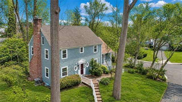 4 N Ravine Road, Great Neck, NY 11023