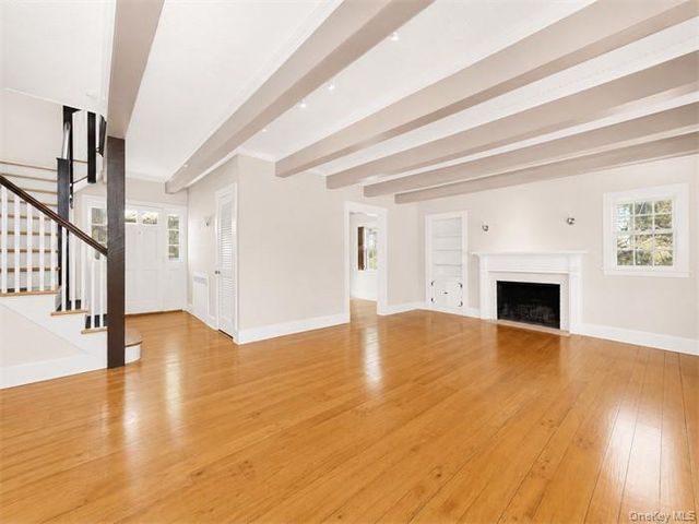 4 N Ravine Road, Great Neck, NY 11023