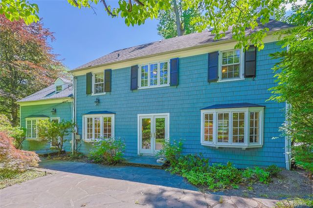 4 N Ravine Road, Great Neck, NY 11023