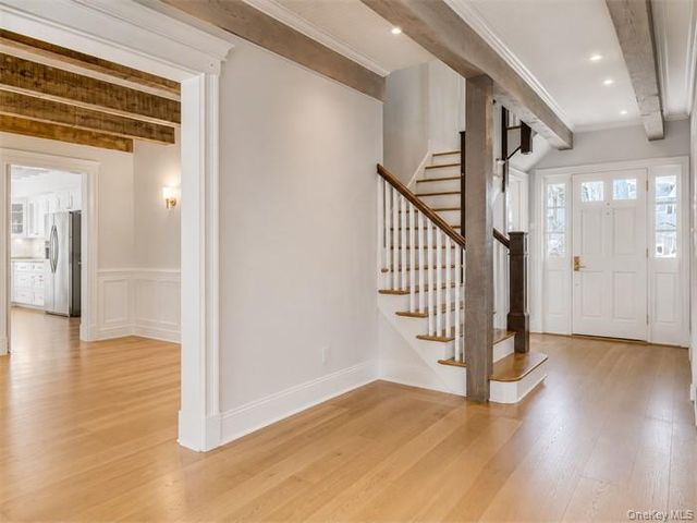4 N Ravine Road, Great Neck, NY 11023