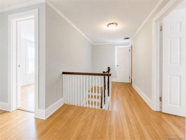 4 N Ravine Road, Great Neck, NY 11023
