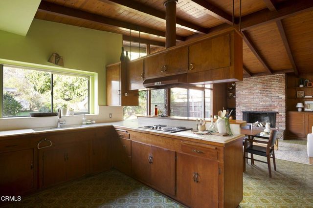 1995 Paloma Street, Pasadena, CA 91104