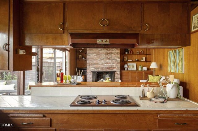 1995 Paloma Street, Pasadena, CA 91104