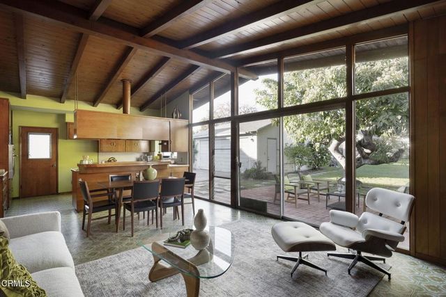 1995 Paloma Street, Pasadena, CA 91104