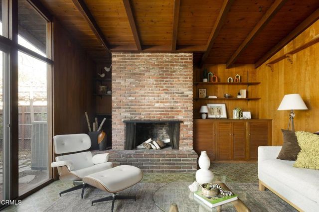 1995 Paloma Street, Pasadena, CA 91104