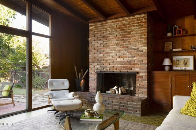 1995 Paloma Street, Pasadena, CA 91104