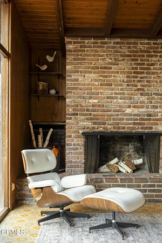 1995 Paloma Street, Pasadena, CA 91104