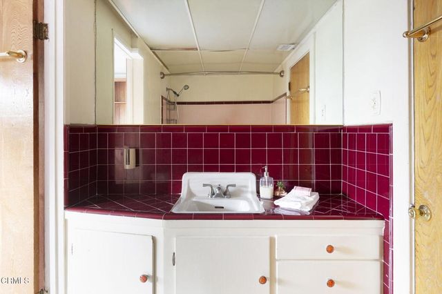 1995 Paloma Street, Pasadena, CA 91104