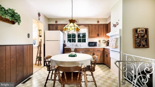 869 LONGSTRETH RD, Warminster, PA 18974