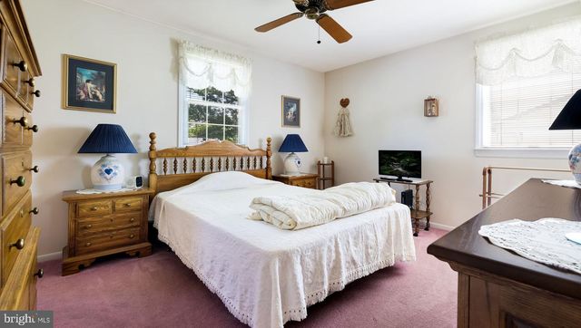 869 LONGSTRETH RD, Warminster, PA 18974