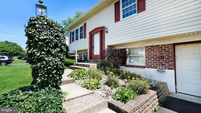 869 LONGSTRETH RD, Warminster, PA 18974