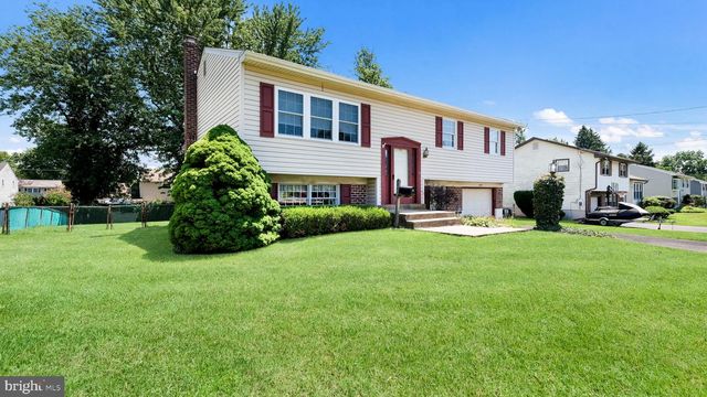 869 LONGSTRETH RD, Warminster, PA 18974