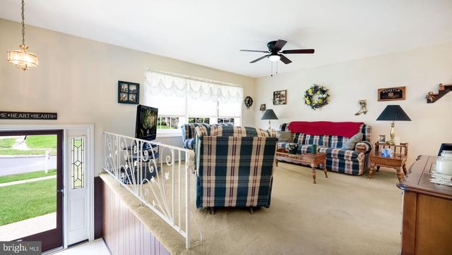 869 LONGSTRETH RD, Warminster, PA 18974