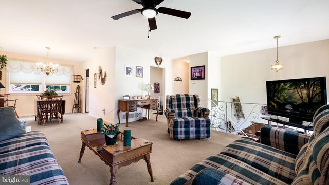 869 LONGSTRETH RD, Warminster, PA 18974