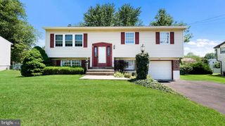 869 LONGSTRETH RD, Warminster, PA 18974