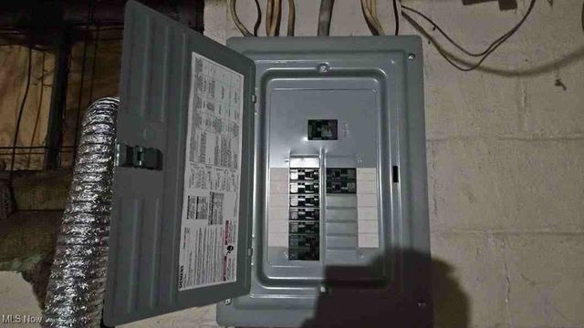 702 W Thornton Street, Akron, OH 44307