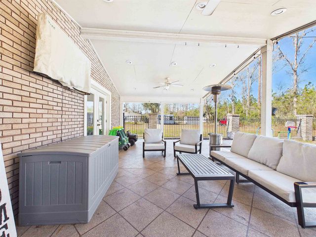 206 Pineland Street, Perry, FL 32348