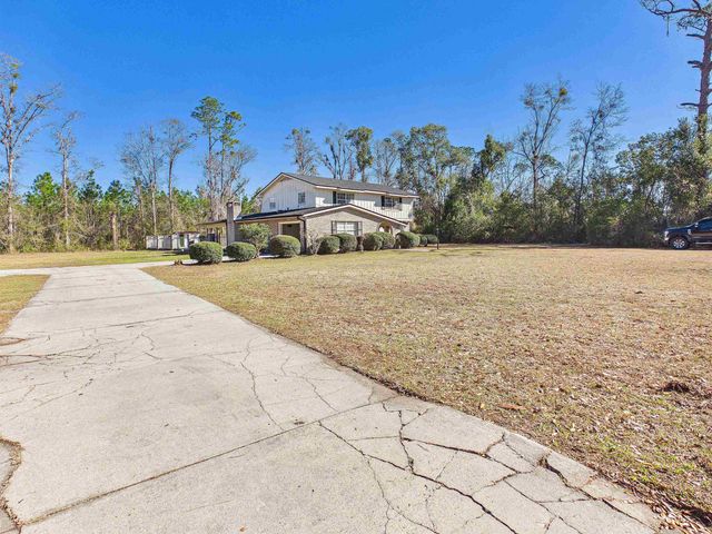 206 Pineland Street, Perry, FL 32348