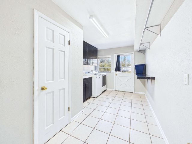 206 Pineland Street, Perry, FL 32348