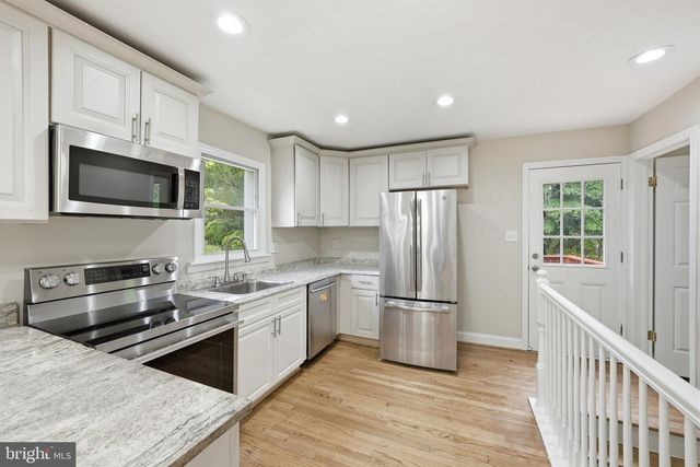 4915 SHARON RD, Temple Hills, MD 20748