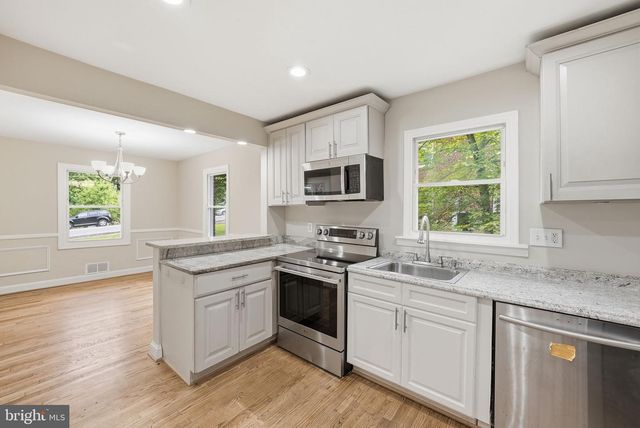 4915 SHARON RD, Temple Hills, MD 20748