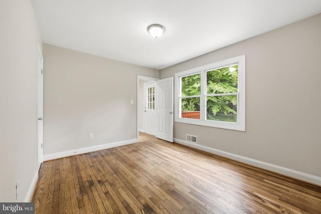 4915 SHARON RD, Temple Hills, MD 20748