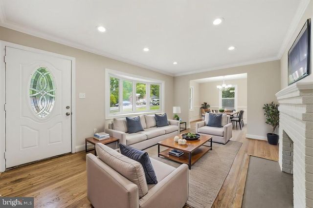 4915 SHARON RD, Temple Hills, MD 20748