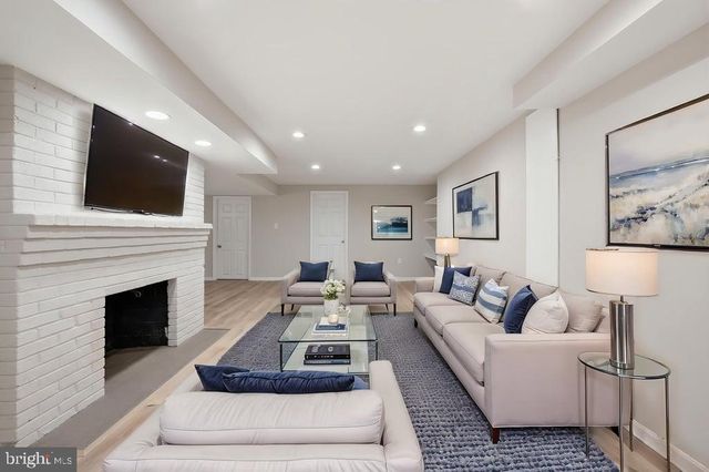 4915 SHARON RD, Temple Hills, MD 20748