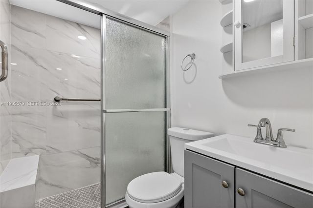 275 Gate Rd 104, Hollywood, FL 33024