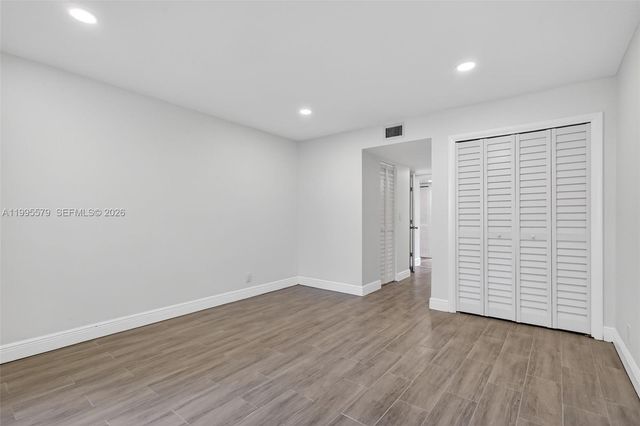 275 Gate Rd 104, Hollywood, FL 33024