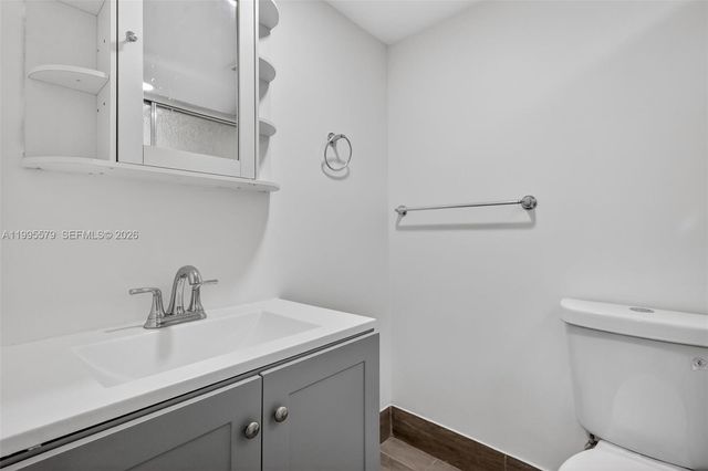 275 Gate Rd 104, Hollywood, FL 33024