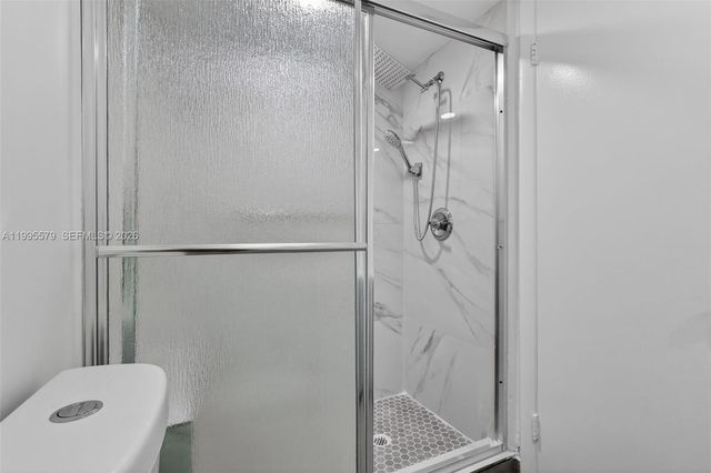 275 Gate Rd 104, Hollywood, FL 33024