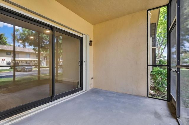 275 Gate Rd 104, Hollywood, FL 33024