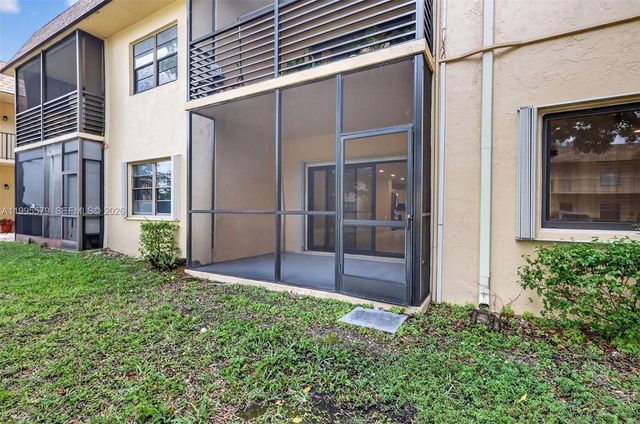 275 Gate Rd 104, Hollywood, FL 33024