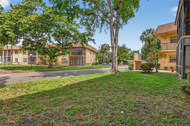 275 Gate Rd 104, Hollywood, FL 33024