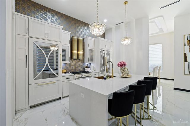 604 Glenwood Avenue, Mission, TX 78572